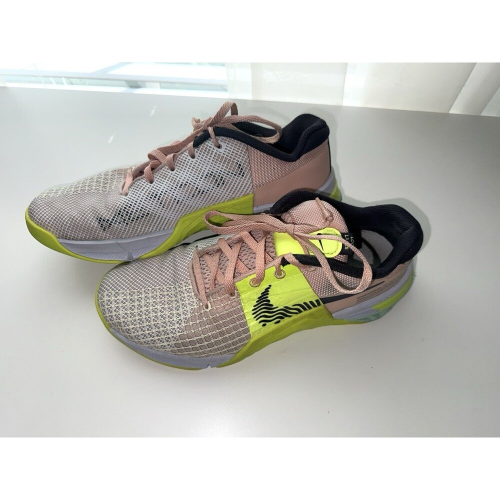 Nike Metcon 8 Women’s Training Shoes Rose Orange Volt Size 8 DO9327-800